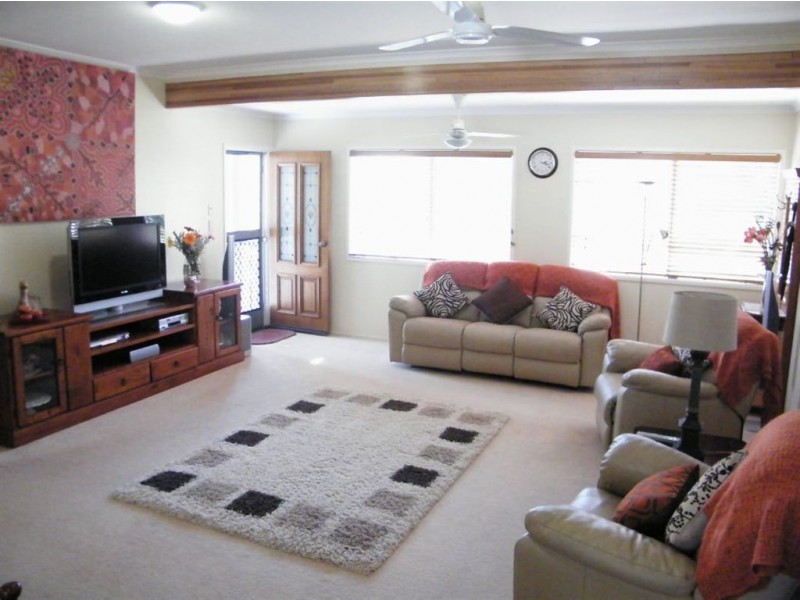 10 Wickham Street, Moranbah QLD 4744