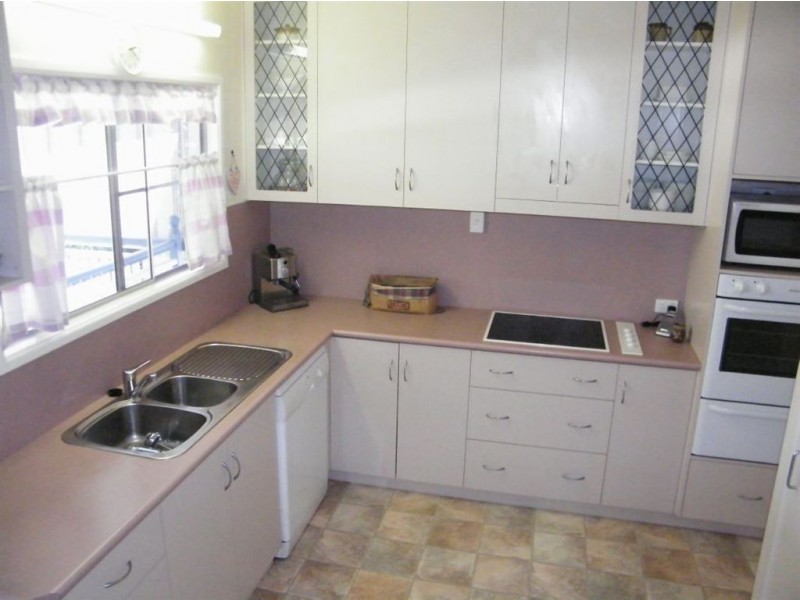 10 Wickham Street, Moranbah QLD 4744