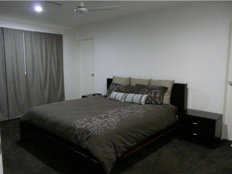 42 Douglas Crescent, Rural View QLD 4740