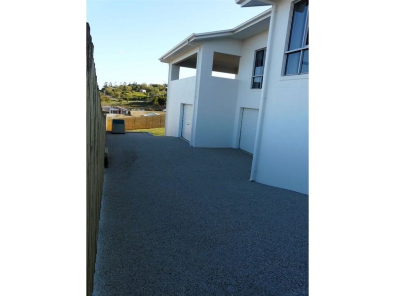 42 Douglas Crescent, Rural View QLD 4740