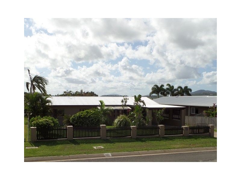 14 Hillside Crescent, Mount Pleasant QLD 4740