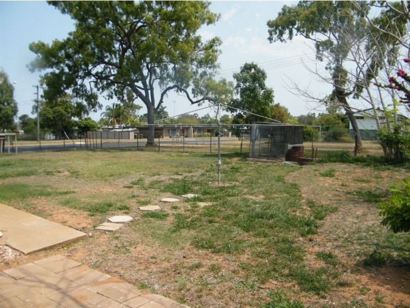 6 Fraser Street, Moranbah QLD 4744