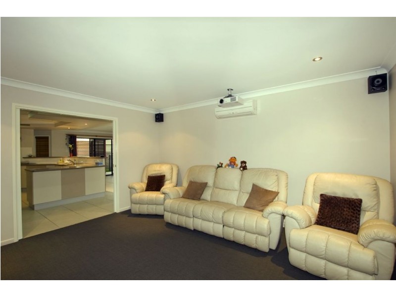 9 Bonsai Court, Glenella QLD 4740