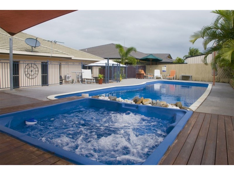 4 Francey Drive, Glenella QLD 4740