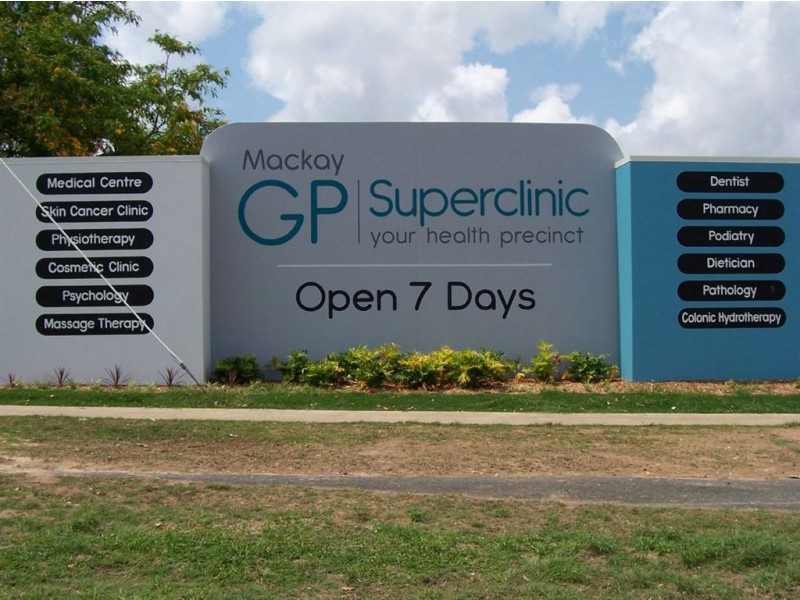 27 Douglas Crescent, Rural View QLD 4740