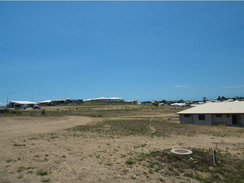 20 McIlwraith Way, Rural View QLD 4740