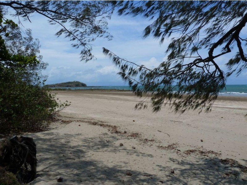 23 Redcliffe Avenue, Seaforth QLD 4741