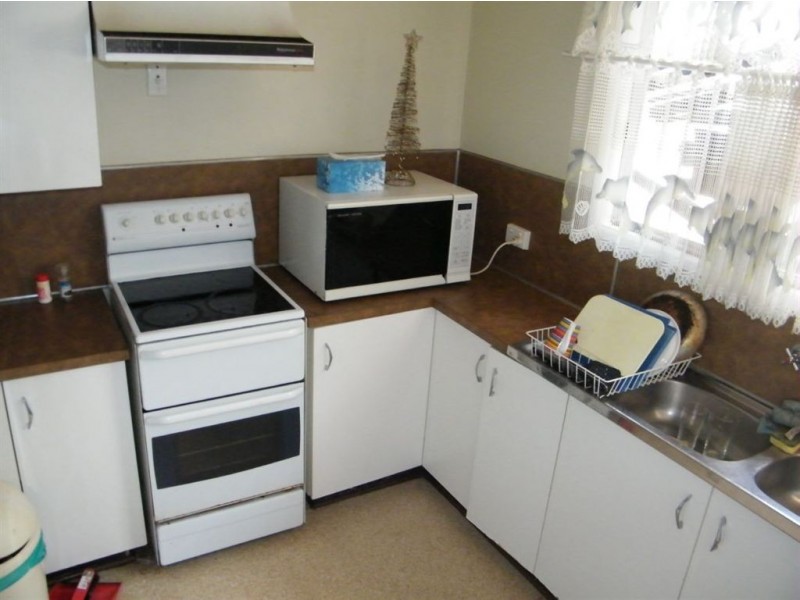 30 DeCastella Drive, Moranbah QLD 4744