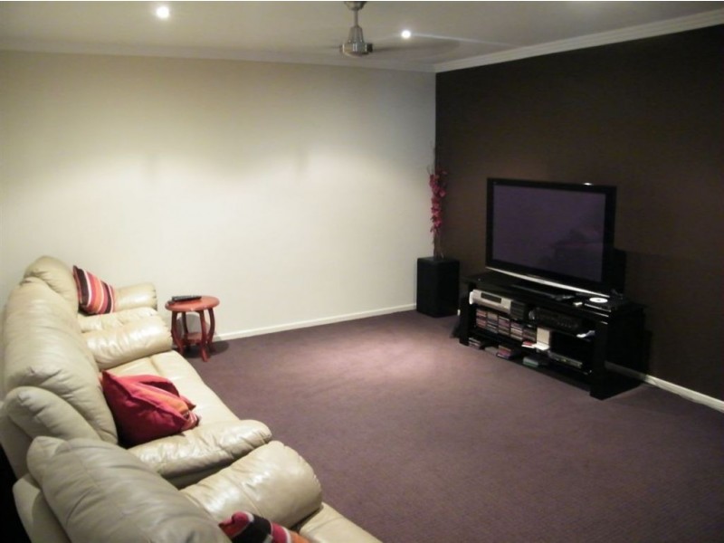 24 Gingham Street, Glenella QLD 4740