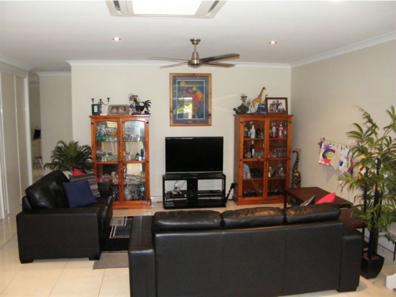 24 Gingham Street, Glenella QLD 4740