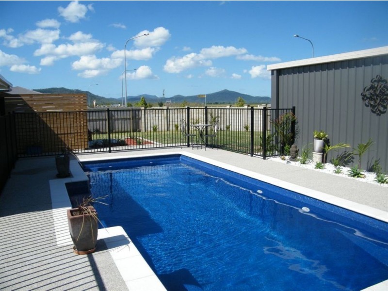 1 Amelia Drive, Mirani QLD 4754