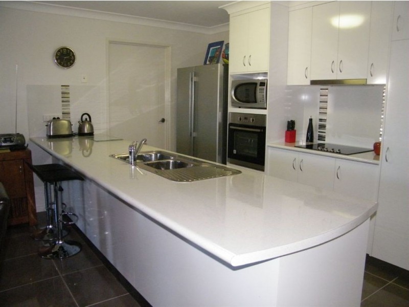 1 Amelia Drive, Mirani QLD 4754