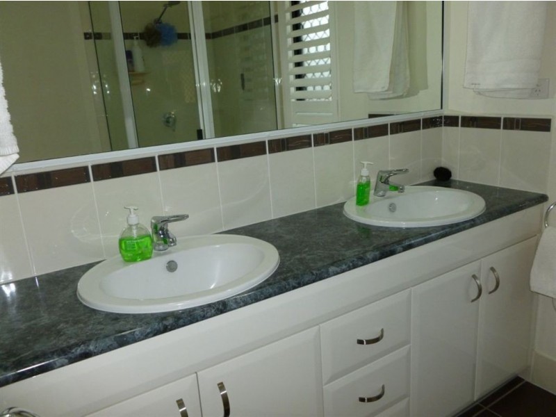 4 Joseph Court, Glenella QLD 4740