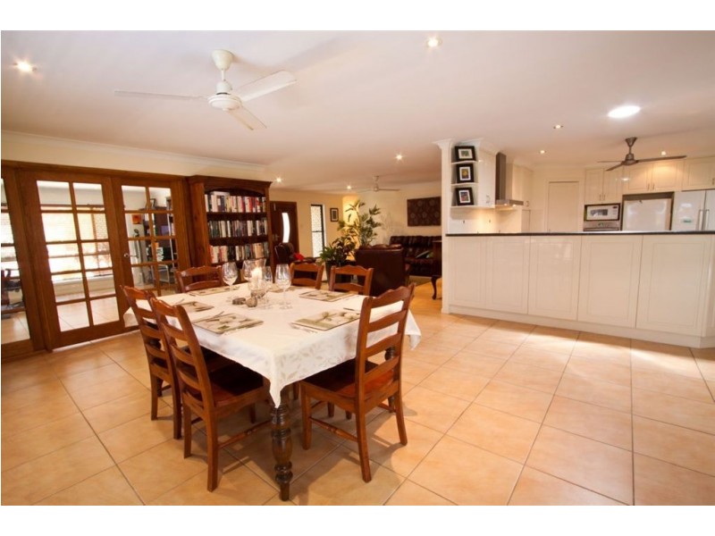 10 Gingham Street, Glenella QLD 4740