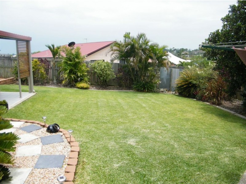 4 Vailala Rise, Rural View QLD 4740