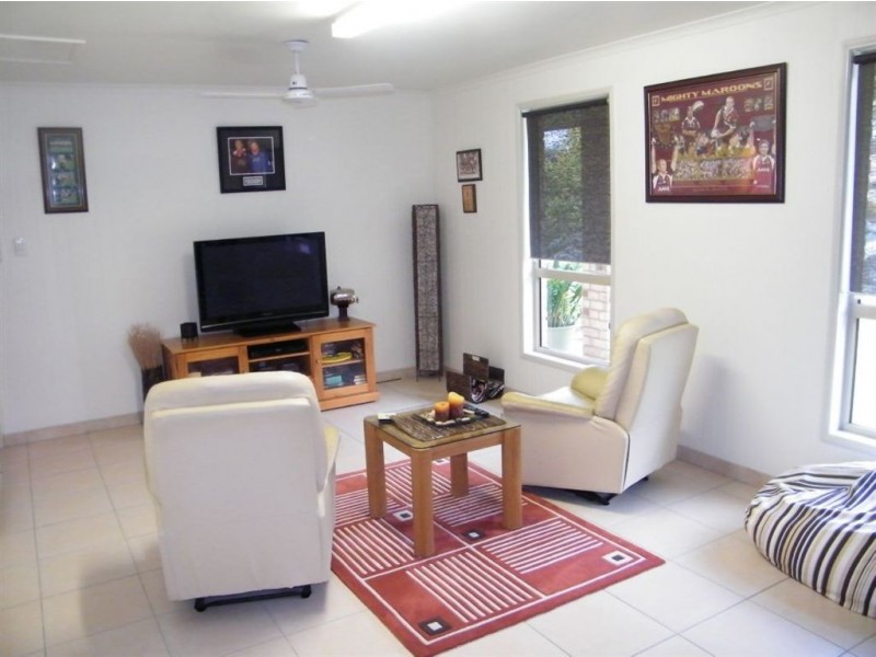 4 Vailala Rise, Rural View QLD 4740