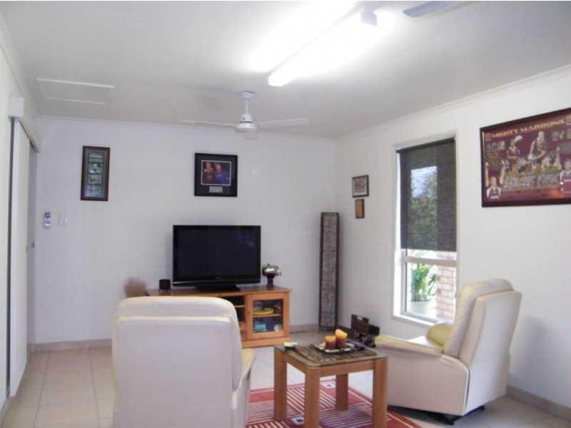 4 Vailala Rise, Rural View QLD 4740