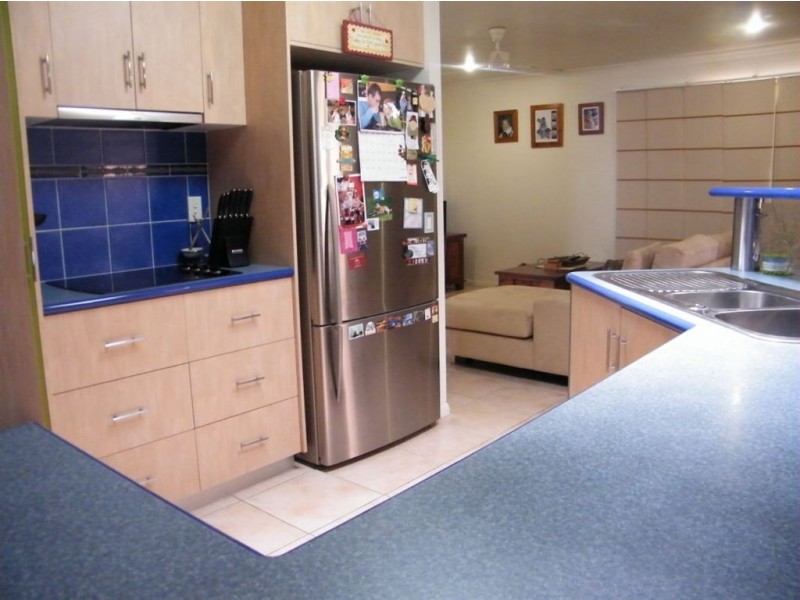 4 Vailala Rise, Rural View QLD 4740