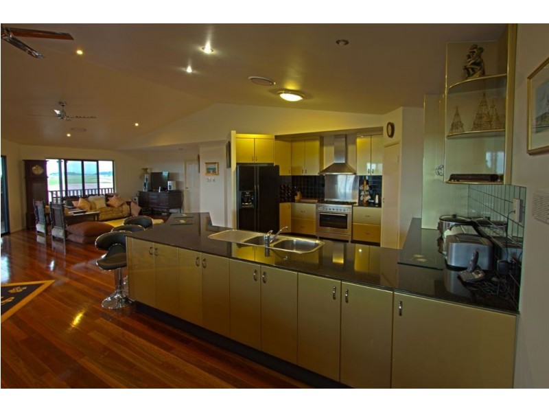 6 Essex Court, Mackay QLD 4740