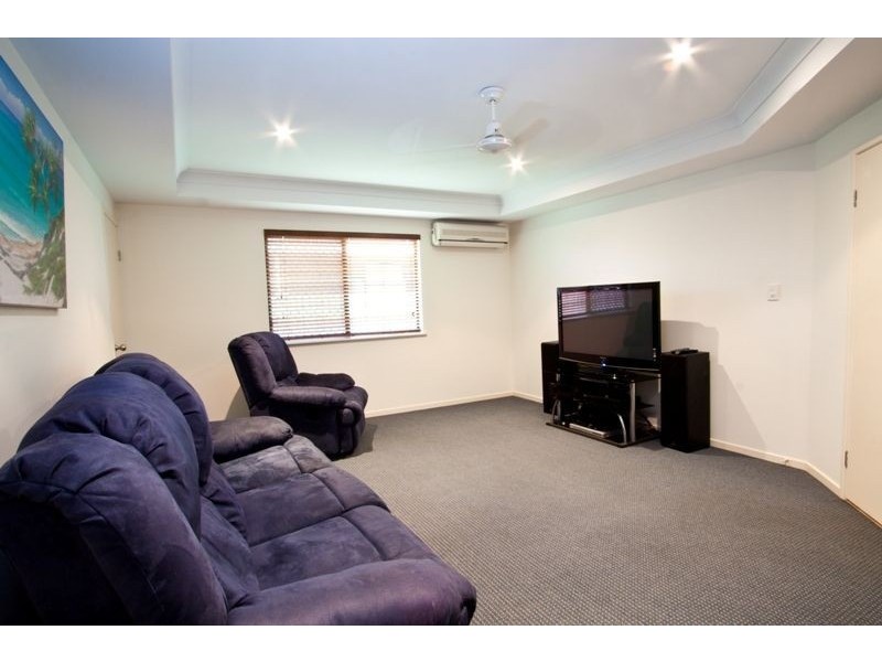 2 Seaside Place, Blacks Beach QLD 4740