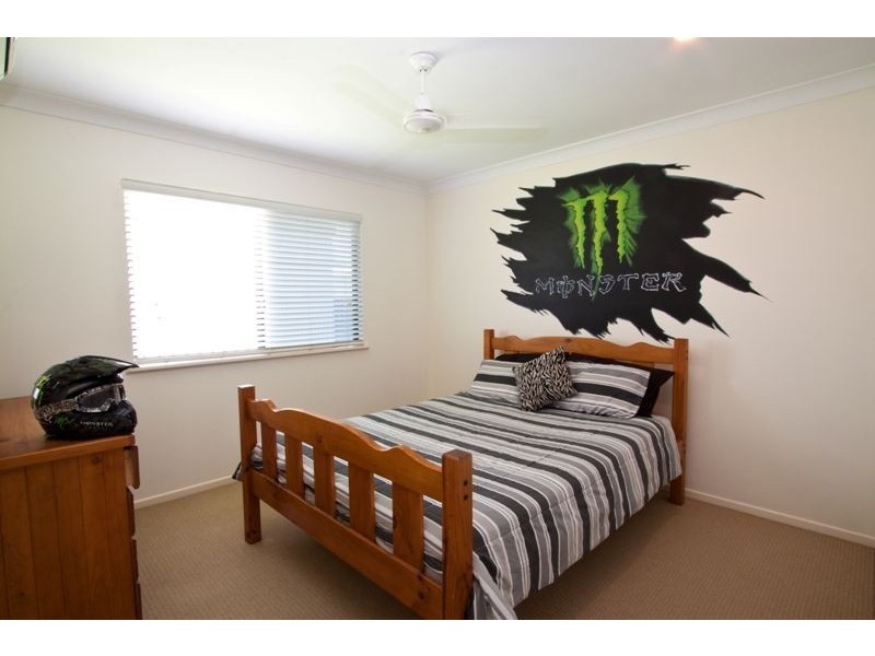 2 Seaside Place, Blacks Beach QLD 4740