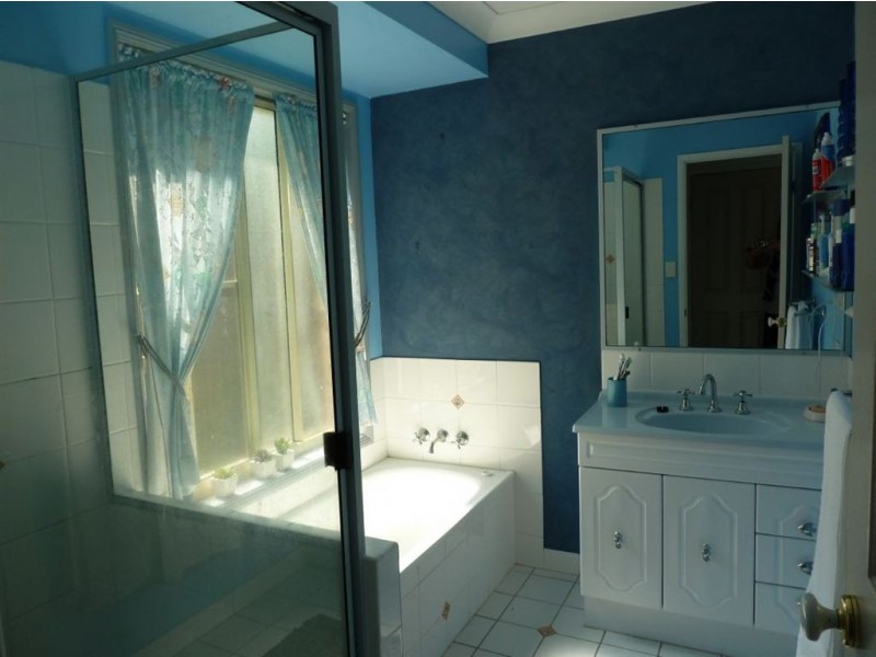 10 Beschen Court, Blacks Beach QLD 4740