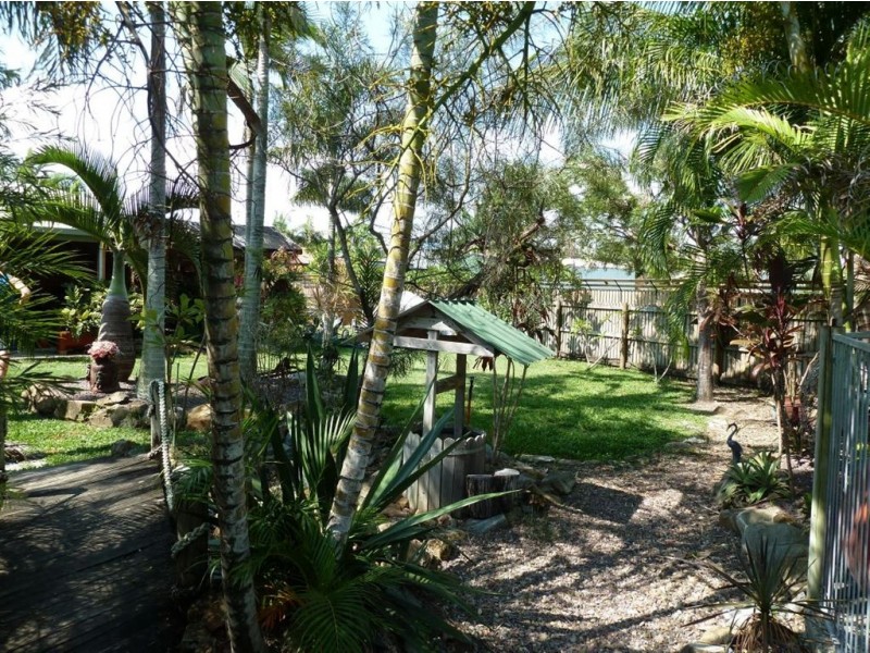 10 Beschen Court, Blacks Beach QLD 4740