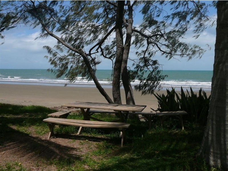 22 Redcliffe Avenue, Seaforth QLD 4741