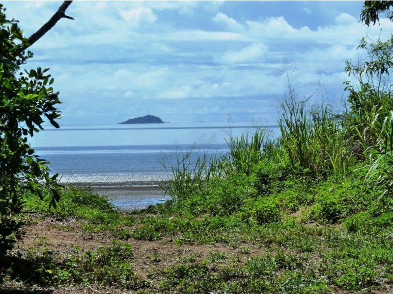 33 Wilson Road, Freshwater Point QLD 4737