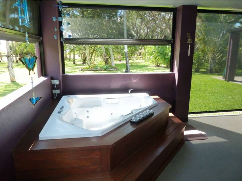 33 Wilson Road, Freshwater Point QLD 4737