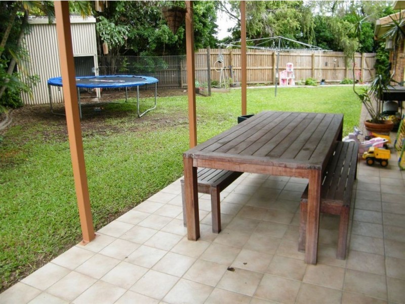 38 Bradman Drive, Glenella QLD 4740