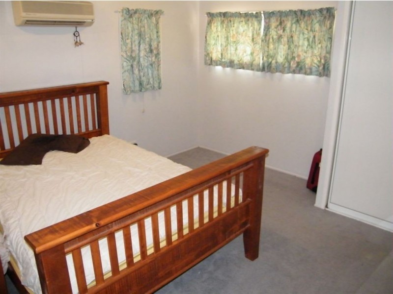 38 Bradman Drive, Glenella QLD 4740