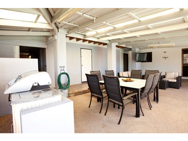 10 Les Cameron Avenue, Mount Pleasant QLD 4740