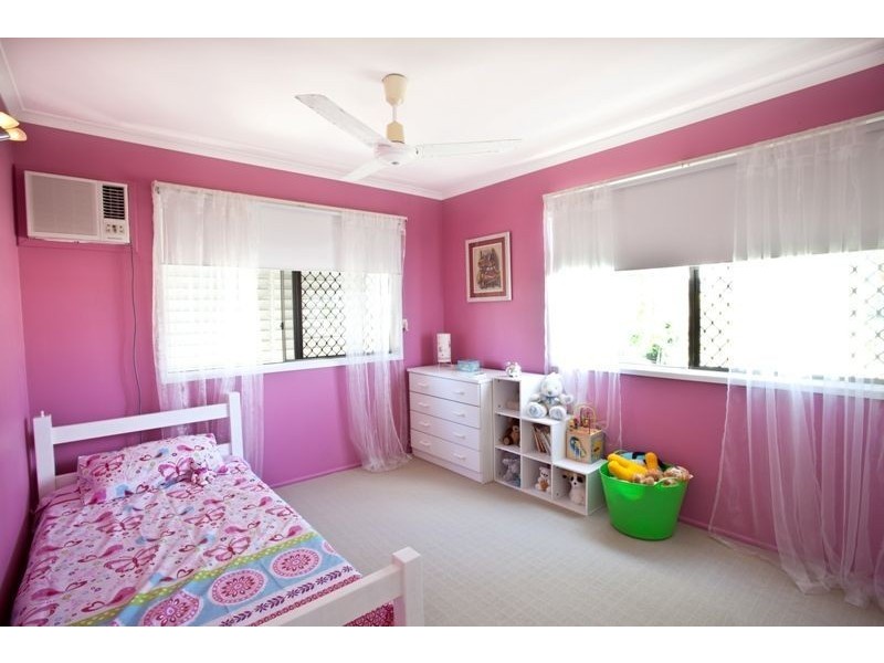 10 Les Cameron Avenue, Mount Pleasant QLD 4740