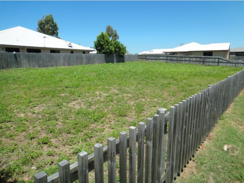 2 Seafarer Court, Blacks Beach QLD 4740