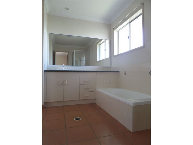 2/3 Gracie Court, Walkerston QLD 4751