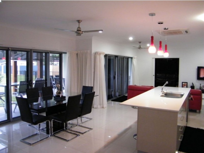 26 Ashton Place, Ooralea QLD 4740