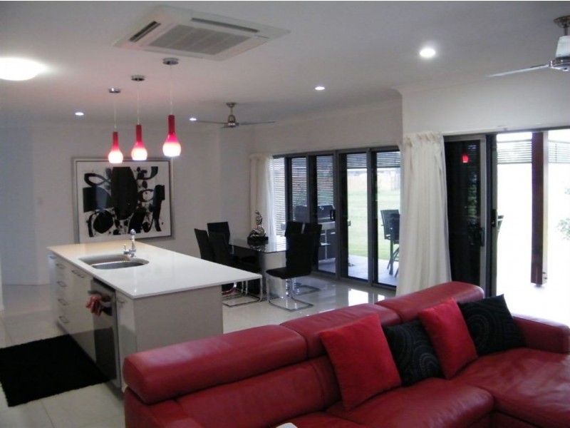 26 Ashton Place, Ooralea QLD 4740