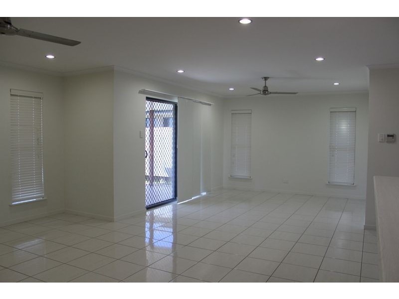 62 Cinnamon Drive, Glenella QLD 4740
