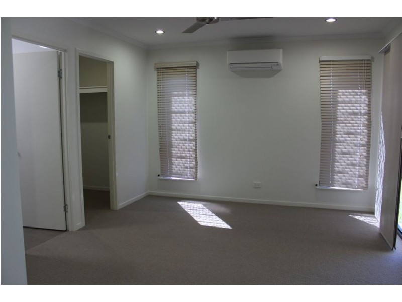 62 Cinnamon Drive, Glenella QLD 4740