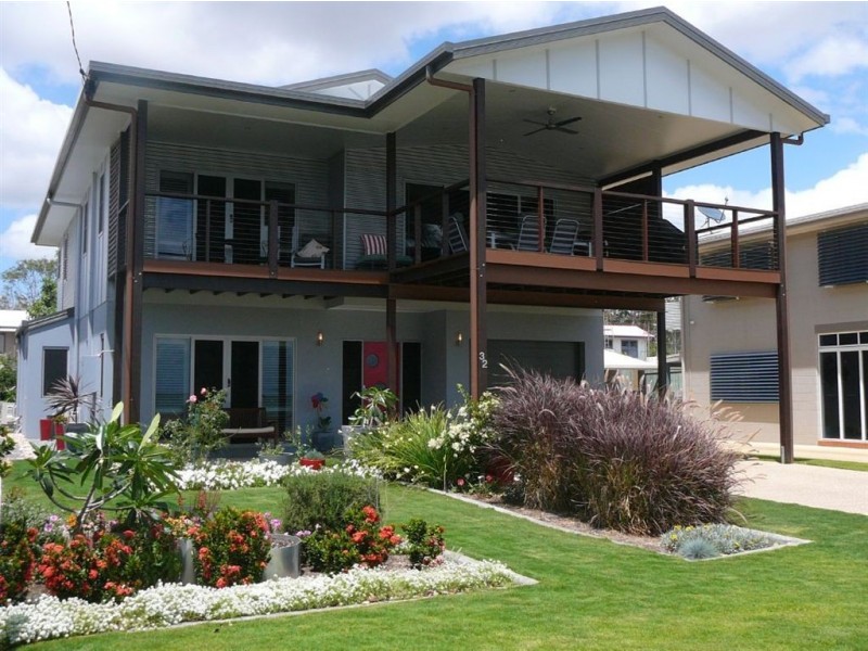 32 Poinciana Avenue, Seaforth QLD 4741