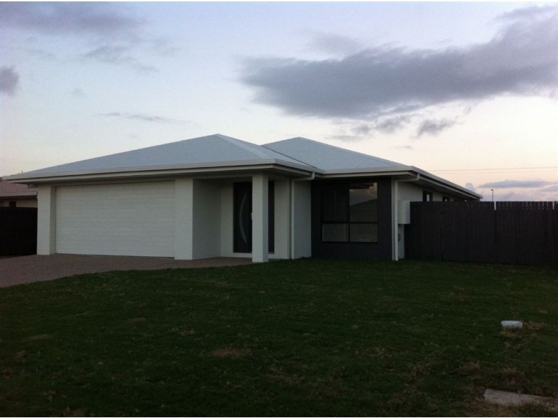 28 Lancaster Way, Ooralea QLD 4740