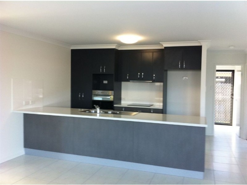 28 Lancaster Way, Ooralea QLD 4740