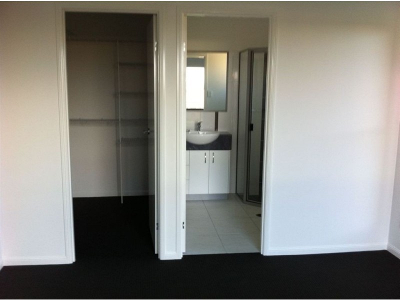 28 Lancaster Way, Ooralea QLD 4740