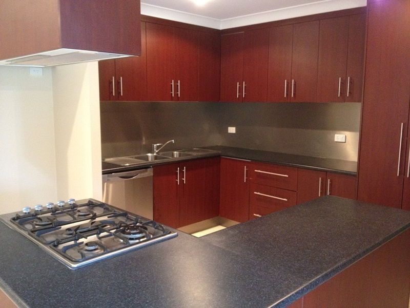 10 Eva Parade, Glenella QLD 4740