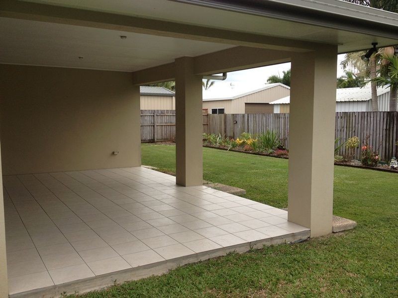 10 Eva Parade, Glenella QLD 4740