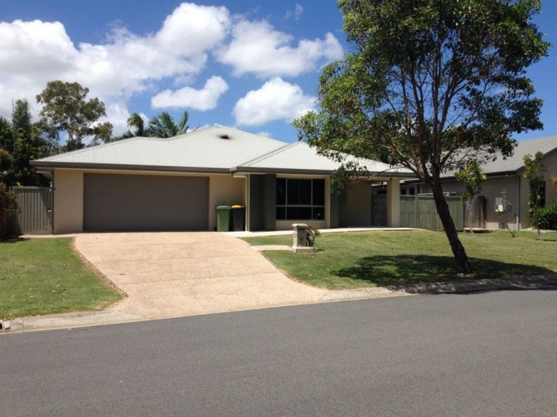 10 Eva Parade, Glenella QLD 4740