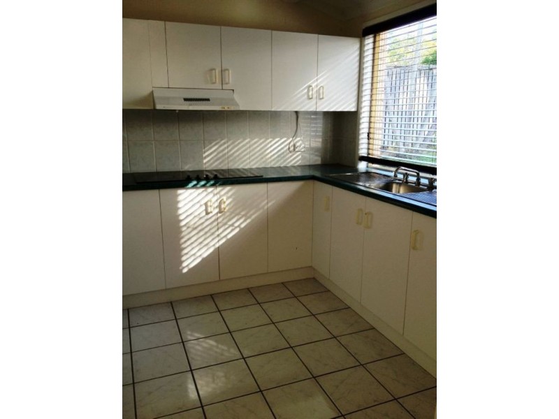 4 John Oxley Avenue, Rural View QLD 4740