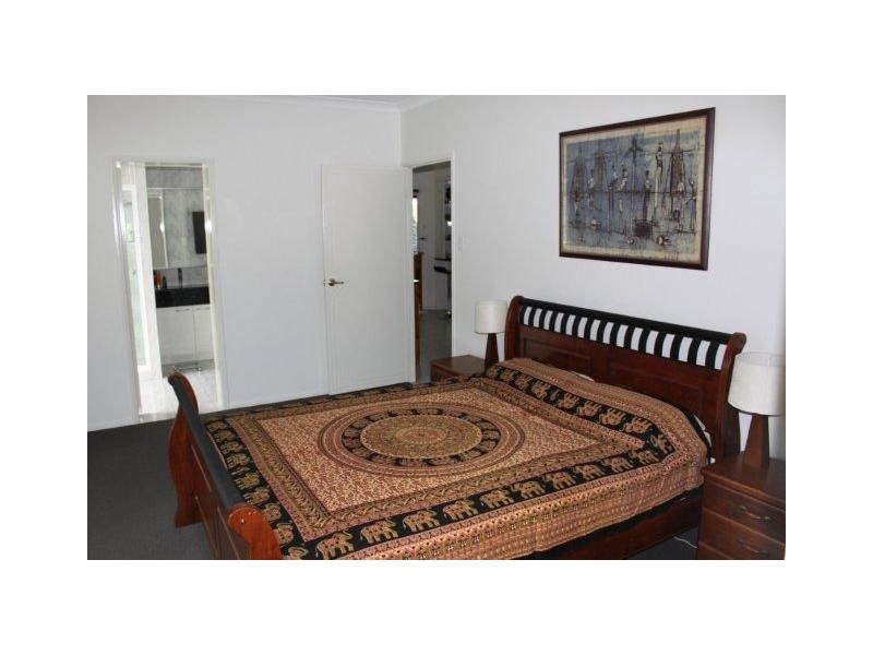 1 Seafarer Court, Blacks Beach QLD 4740