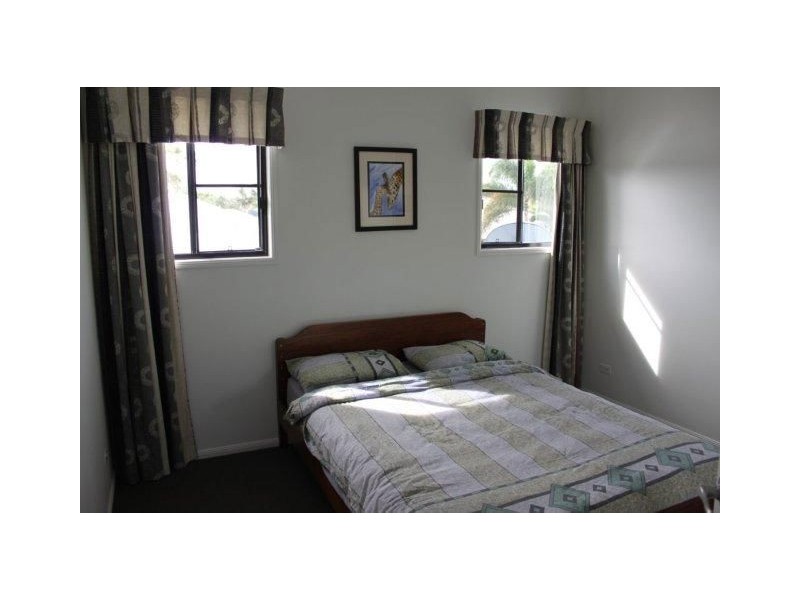 1 Seafarer Court, Blacks Beach QLD 4740